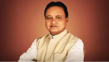 ଛୁଟିଦିନରେ ଅଫିସ କାମ କଲେ ମୁଖ୍ୟମନ୍ତ୍ରୀ