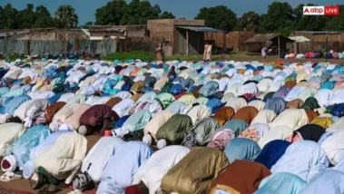 Roadside Namaz: આ દેશોમાં રસ્તા પર નથી પઢી શકતા નમાજ, લિસ્ટમાં મુસ્લિમ દેશ પણ છે સામેલ