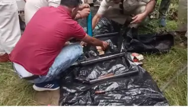 শক্তিনগরে গ্রেপ্তার তৃনমূল নেতা তার ভাইকে নিয়ে তল্লাশি চালিয়ে   তৃণমূল নেতার জমি থেকে উদ্ধার  মিলল তিনটি দোনালা বন্দুক ও কার্তুজ ও কার্তুজ
