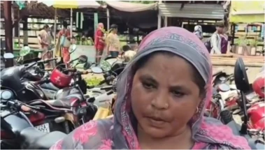 পূর্ব বর্ধমান জেলার মেমারি স্টেশন চত্বরের রেল জমিতে দীর্ঘদিন ধরে ব্যবসা করে আসা শতাধিক ব্যবসায়ীর চোখে এখন শুধুই অনিশ্চয়তার ছায়া।