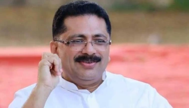 "ചെങ്കൊടി വിട്ടൊരു രാഷ്ട്രീയം ഇനിയില്ല", തല പോയാലും വിശ്വസിച്ചവരെ വഞ്ചിക്കില്ല, കുറ്റങ്ങളും കുറവുകളും മനുഷ്യസഹജം. പാര്ട്ടി തെറ്റുകള് തിരുത്തും, ലീഗിലേക്ക് ഇനിയൊരിക്കലും തിരിച്ചുപോകില്ലെന്ന് കെ ടി ജലീല്