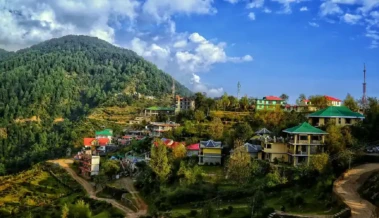 दिल्ली से सिर्फ 6-7 घंटे दूर बसे हैं ये शानदार हिल स्टेशन, बच्चों की समर वेकेशन के लिए हैं परफेक्ट डेस्टिनेशन