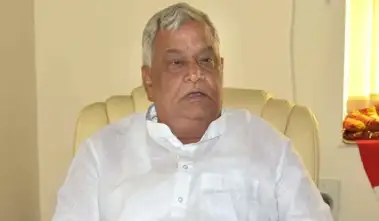 राजस्थान में मूंगफली के बीज की गुणवत्ता पर सवाल, कृषि मंत्री डॉ.किरोड़ी लाल ने मारी औचक रेड