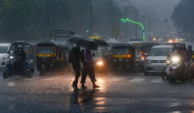 खुश हो जाइए, भीषण गर्मी से मिलेगी राहत! दिल्ली-बिहार से लेकर UP तक होगी झमाझम बारिश, IMD का बड़ा अलर्ट