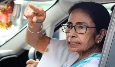 Rulers have become killers..., अभिषेक बनर्जी हमले पर Mamata आग बबूला, Kharge-Akhilesh ने भी BJP को घेरा