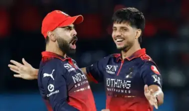 ದಾಖಲೆ ಗೆಲುವಿನೊಂದಿಗೆ ಸತತ 2ನೇ ಬಾರಿ ಐಪಿಎಲ್‌ ಫೈನಲ್‌ ಗೆ ಹಾಲಿ ಚಾಂಪಿಯನ್‌ ಆರ್‌ ಸಿಬಿ ಲಗ್ಗೆ