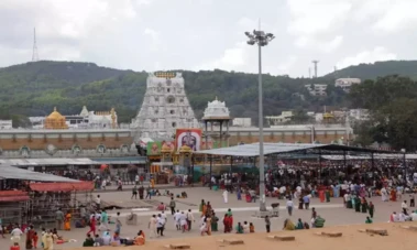 తిరుమలలో తగ్గిన భక్తుల రద్దీ.. సర్వదర్శనానికి 8 గంటల సమయం