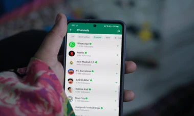 WhatsApp স্ট্যাটাস গোপনে দেখে নিন যে কারও, জেনে নিন জাদুকরী এই ২ ট্রিক