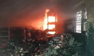 East Godavari: ఆసుపత్రిలో అగ్నికీలలు.. మంటలు ఆర్పే క్రమంలో ఫైర్ మ్యాన్ అస్వస్థత