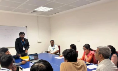 इबोलाच्या भीतीने पुणे विमानतळावर येणाऱ्या प्रवाशांचे स्क्रीनिंग सुरू होते