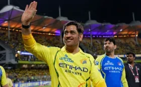 தோனியின் ஐபிஎல் பயணம் முடிவுக்கு வந்ததா? ராஞ்சிக்குத் திரும்பிய கேப்டன் கூல்; ரசிகர்கள் மத்தியில் பதற்றம்!