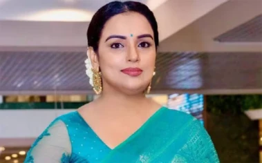 കുറച്ചു കാലമായി അമ്മ ഓഫീസില്‍ എന്താണ് നടക്കുന്നതെന്ന് തനിക്ക് അറിയില്ല; സെക്രട്ടറിയും ട്രഷററുമാണ് എല്ലാം ചെയ്യുന്നത്; അമ്മയെ നാറ്റിക്കാനുള്ള അജണ്ടയാണോ അന്‍സിബക്ക് എന്നറിയില്ല; തന്നെ ചിലര്‍ ലക്ഷ്യം വയ്ക്കുന്നു, മുതിര്‍ന്ന താരങ്ങള്‍ പറഞ്ഞാല്‍ മാറിനില്‍ക്കും; തുറന്നടിച്ചു ശ്വേതാ മേനോന്‍
