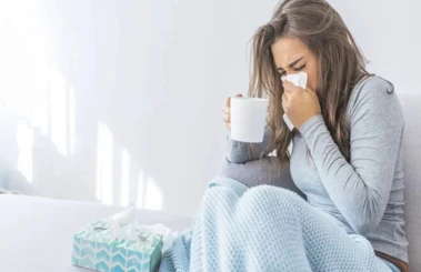 मौसम के बदलाव से इम्यून सिस्टम पर असर: जानें कैसे बचें