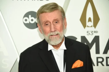 Ray Stevens recovering after neck fracture following fall; 87-yr-old Grammy winner in good spirits