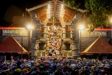ശബരിമല നട തുറന്നു; നാളെ പ്രതിഷ്ഠാദിനം, തന്ത്രിയുടെ സാന്നിധ്യത്തില്‍ മേല്‍ശാന്തി ദീപം തെളിയിച്ചു