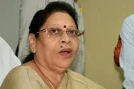 কলকাতা পুরসভার অন্দরে স্পষ্ট হচ্ছে সংঘাত! কমিশনার স্মিতা পাণ্ডের বিরুদ্ধে থানায় অভিযোগ মালা রায়ের