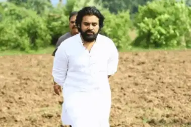పవన్ ఫామ్‌హౌస్‌పై పడ్డారుగా!
