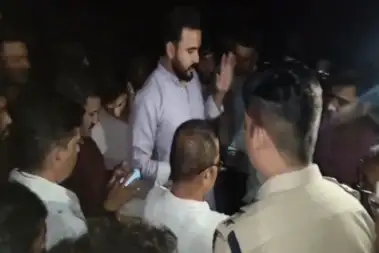 खंडवा में बोरियों में मिला गोवंश का सिर और मांस, गांव में तनाव और पुलिस कार्रवाई