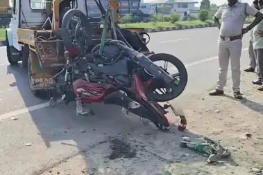 Accident kills 4-year-old on way to school in Nadia's Krishnanagar