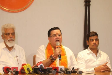 Thane: Anand Paranjpe Returns to Shiv Sena After 14 Years