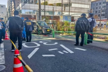 Tokyo Shopping Complex Incident: ٹوکیو کے گنزا شاپنگ مال میں نامعلوم اسپرے کے چھڑکاؤ سے افراتفری، 20 افراد کی طبیعت خراب، اسپتال میں کرایا گیا داخل