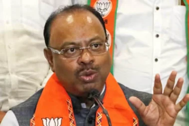 "बकरीदला बोकड कापले जातात, गाय नाही; गोवंश तस्करांवर मकोका लावणार" - महसूलमंत्री चंद्रशेखर बावनकुळे यांचा इशारा
