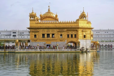 Golden Temple illuminates on Guru Tegh Bahadur's Prakash Purab