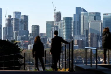 FTSE 100 edges up amid cautious US-Iran optimism