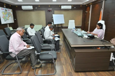 పరిశ్రమల స్థాపన పనులు వేగవంతం చేయాలి.