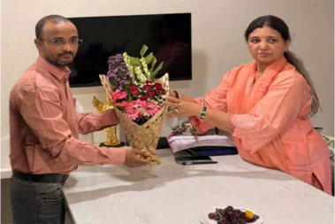 व्यसनमुक्ती क्षेत्रातील अविरत समाजकार्याची दखल; डॉ. सोमनाथ गिते यांचा मा. माधुरीताई मिसाळ यांच्या हस्ते सत्कार