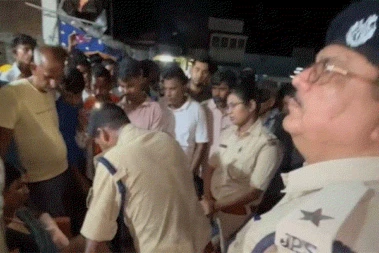 Giridih News: जमीन विवाद  में घायल व्यक्ति की इलाज के दौरान मौत, ग्रामीणों ने किया सड़क जाम