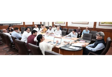 CS assesses flagship urban schemes for  sanitation, housing & livelihood generation