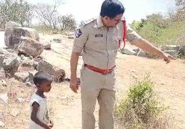 5 வயது கண் முன்னே தந்தையை அடித்து கொலை செய்த கொடூரம்! இரவு முழுவதும் சடலத்துடன் இருந்த சிறுவன்