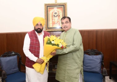 ਮੁੱਖ ਮੰਤਰੀ ਭਗਵੰਤ ਸਿੰਘ ਮਾਨ ਦੇ ਯਤਨਾਂ ਨੂੰ ਪਿਆ ਬੂਰ, ਪੰਜਾਬ ਵਿੱਚ ਲੰਬੇ ਸਮੇਂ ਤੋਂ ਲਟਕ ਰਹੇ ਓਵਰਬ੍ਰਿਜਾਂ ਅਤੇ ਰਾਜਮਾਰਗਾਂ ਦੇ ਕਾਰਜਾਂ ਨੂੰ ਮੁਕੰਮਲ ਕਰਨ ਦਾ ਰਾਹ ਪੱਧਰਾ ਹੋਇਆ