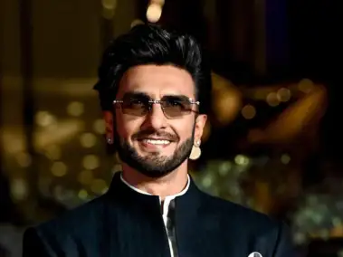 ਬਾਲੀਵੁੱਡ ਪ੍ਰੋਡਕਸ਼ਨ ‘ਚ ਵੱਡਾ ਵਿਵਾਦ ਪੈਦਾ ਹੋਣ ਤੋਂ ਬਾਅਦ ਡੌਨ 3 ਦੀ ਰਿਲੀਜ਼ ਤੋਂ ਬਾਅਦ ਰਣਵੀਰ ਸਿੰਘ ਨੂੰ ਐਫਡਬਲਯੂਵਾਈਸੀਈ ਦੇ ਗੈਰ-ਸਹਿਕਾਰਤਾ ਦੇ ਆਦੇਸ਼ ਦਾ ਸਾਹਮਣਾ ਕਰਨਾ ਪੈ ਰਿਹਾ ਹੈ।