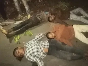 बलरामपुर में दर्दनाक हादसा: ईंट से लदे ट्रैक्टर ने बाइक सवार 4 मजदूरों को रौंदा, 100 मीटर तक घसीटने के बाद भागा चालक