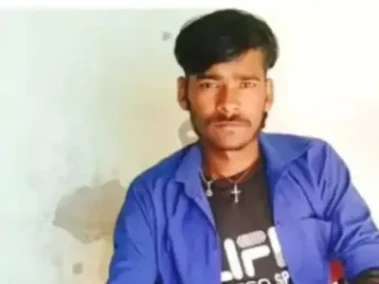 बागपत में खौफनाक वारदात: कूलर ठीक करने के पैसे मांगे तो युवक की पीट-पीटकर हत्या, शव घर ले जाते समय पुलिस और परिजनों में तीखी नोकझोंक; गांव में भारी पुलिस बल तैनात