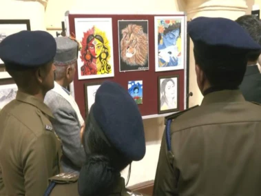 Himachal Police organises art exhibition at Gaiety Theatre, carries message against drug abuse