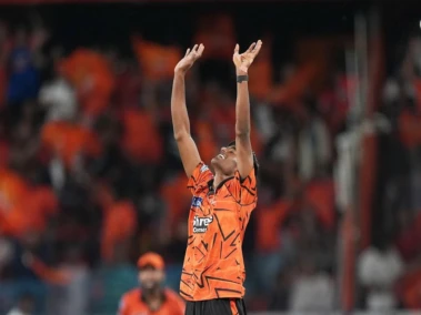 IPL 2026:  साकिब हुसैन ने विराट को आउट करते ही बना डाला ये अनोखा रिकॉर्ड