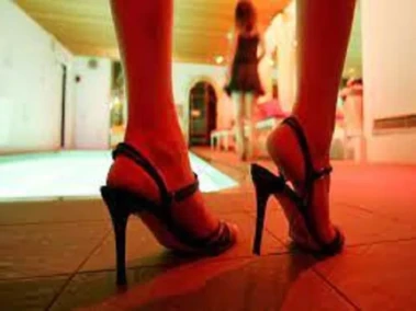 Wagholi Sex Racket :   '9 सेन्सेस स्पा'वर मसाज सेंटरच्या नावाखाली सुरु असलेल्या देहविक्रीचा पर्दाफाश करण्यास पोलिसांना यश, पाच महिलांची सुटका तर मॅनेजरला बेड्या