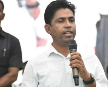 ফলতায় ভোটের আগে বড় ধাক্কা তৃণমূলে নির্বাচনের ৪৮ ঘণ্টা আগেই প্রার্থী পদ থেকে সরে দাঁড়ালেন জাহাঙ্গীর, রোড শোতে ব্যস্ত মুখ্যমন্ত্রী