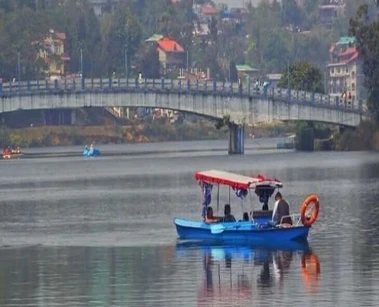 দার্জিলিংয়েই এক টুকরো কাশ্মীর, এবার মিরিকের সুমেন্দু লেকে চড়ুন 'শিকারা'