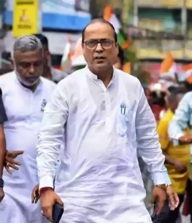 कोलकाता नगर निगम के मेयर परिषद सदस्य को पुलिस का समन, सचिव से मारपीट का आरोप