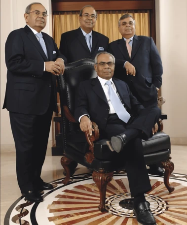 हिंदुजा कुटुंबाने 2026 मध्ये यूकेच्या श्रीमंतांच्या यादीत सलग पाचव्या वर्षी अव्वल स्थान कायम राखले