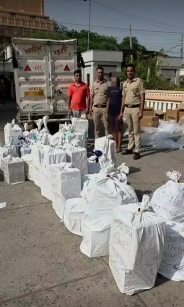 दिल्ली पुलिस ने अंतरराज्यीय शराब तस्करी गिरोह का भंडाफोड़ किया