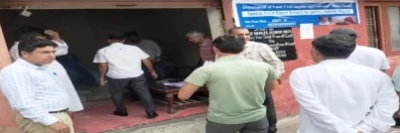 Team of Officers visits Migrant camps to review Ration distribution under Special Relief Ration Scheme