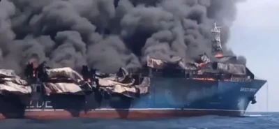 హర్ముజ్ జలసంధిలో కంటైనర్ నౌకపై ఇరాన్ దాడి