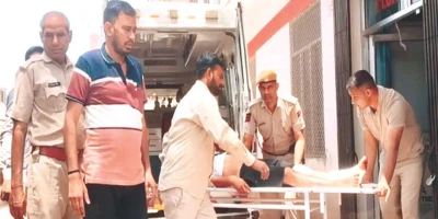 पुलिस को देख दो साइबर अपराधी छत से कूदे, गंभीर अवस्था में अलवर रैफर