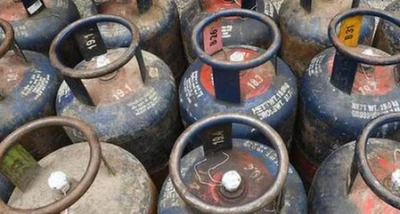 महंगाई का महा-झटका: कमर्शियल गैस सिलेंडर ₹993 महंगा; रेहड़ी-पटरी और छोटे दुकानदारों के सामने रोजी-रोटी का संकट