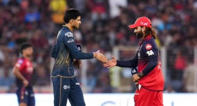 GT Cruise Past RCB Despite Late Fight, Win By 4 Wickets